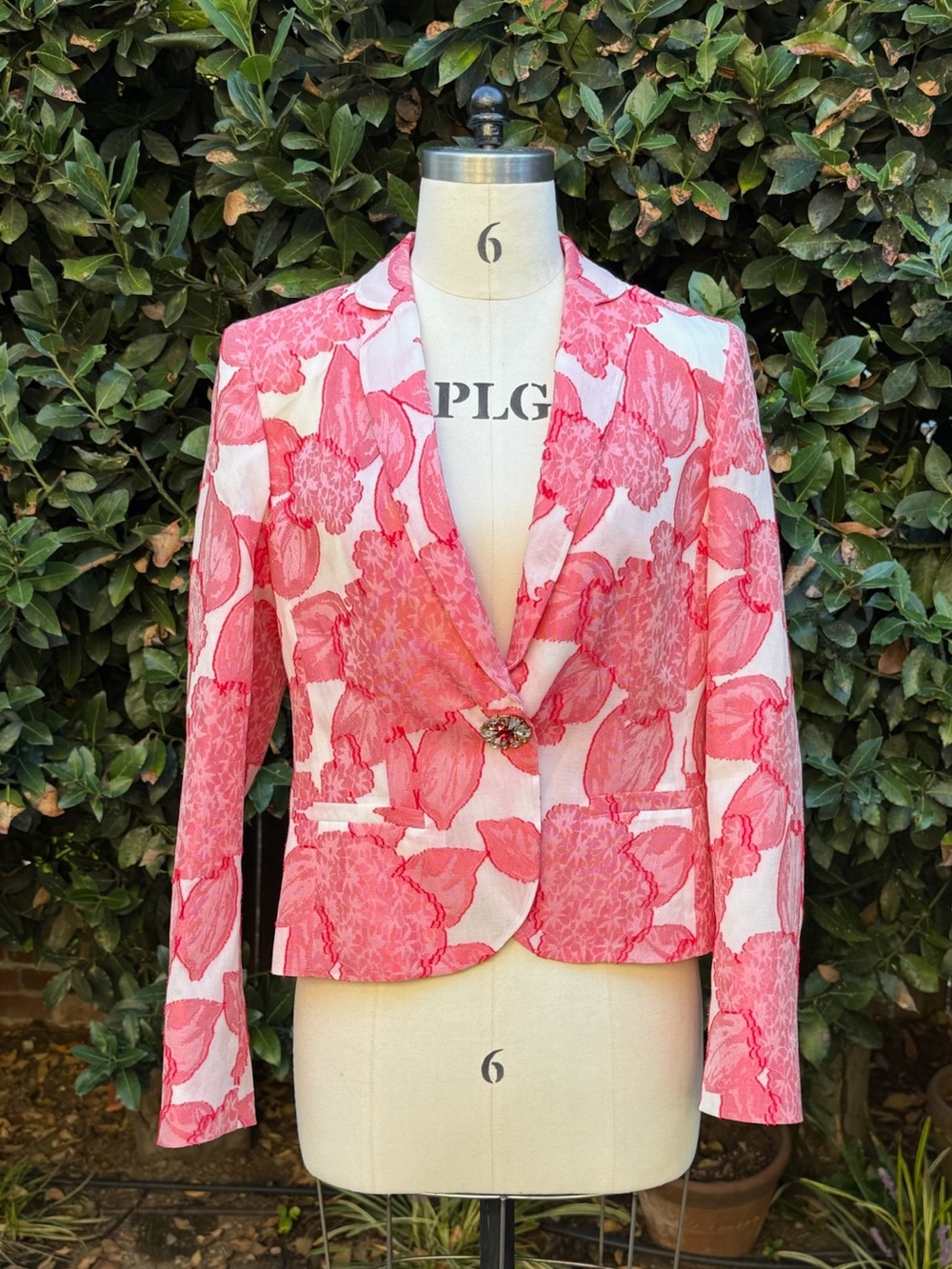 NWT Escada "Bastaro" jacquard blazer with jeweled button closure - Size 38